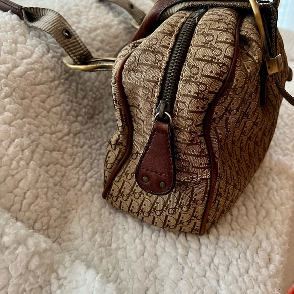 DIOR medium monogram handbag purse! - Picture 6 of 8